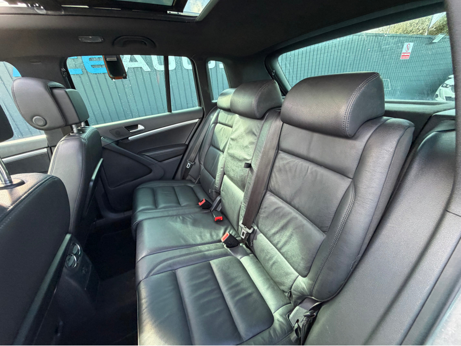 2016 Volkswagen Tiguan - image 36