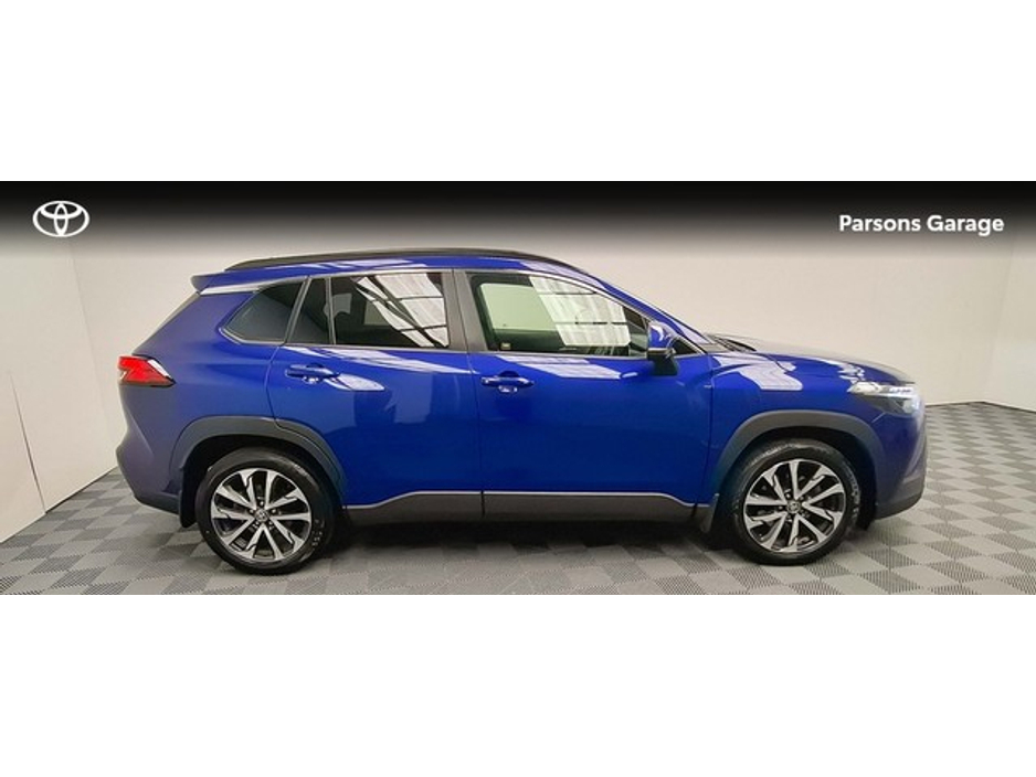 2024 Toyota Corolla Cross - image 3