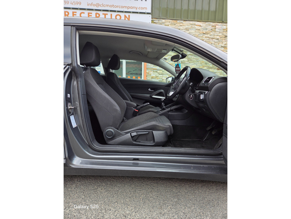 2012 Volkswagen Scirocco - image 14