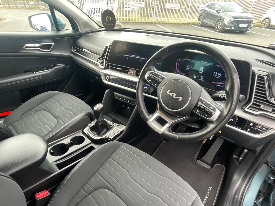 2022 Kia Sportage - image 4