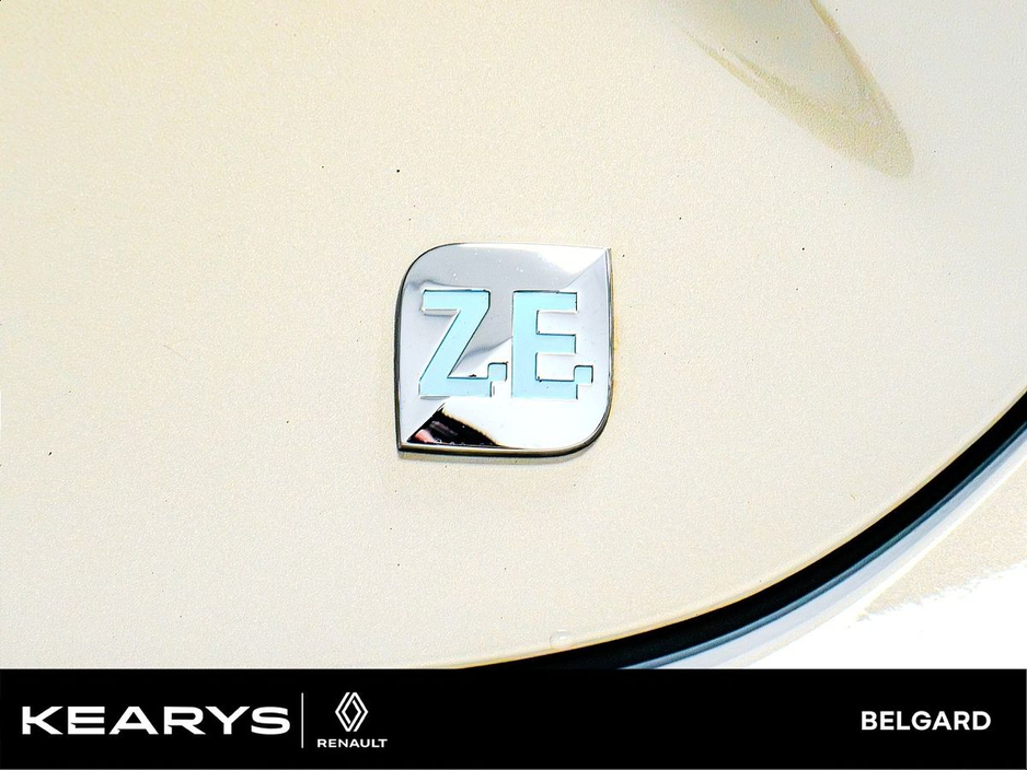 2016 Renault Zoe - image 25