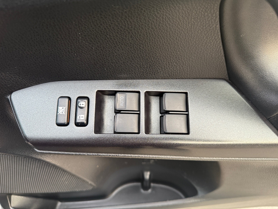 2016 Toyota Rav4 - image 13