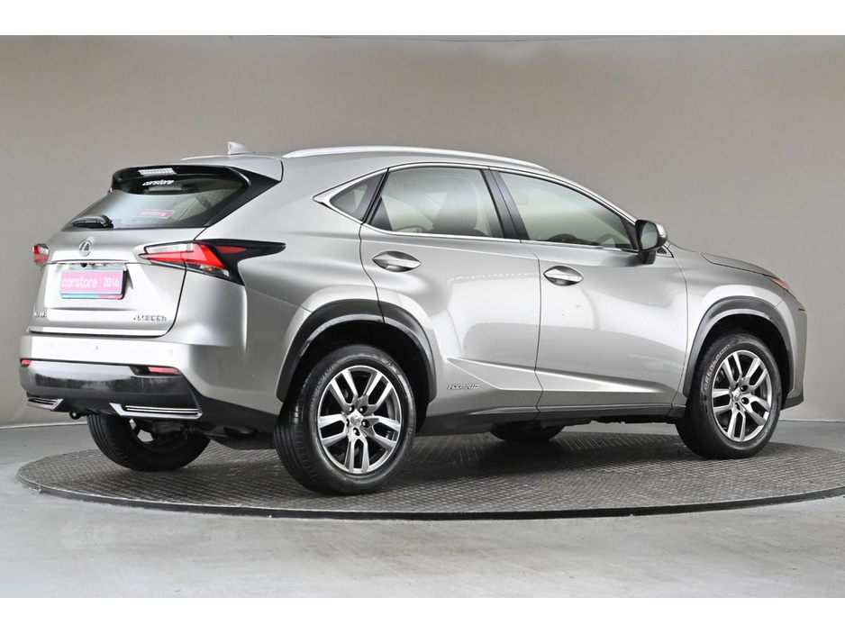 2016 Lexus NX 300 h - image 10