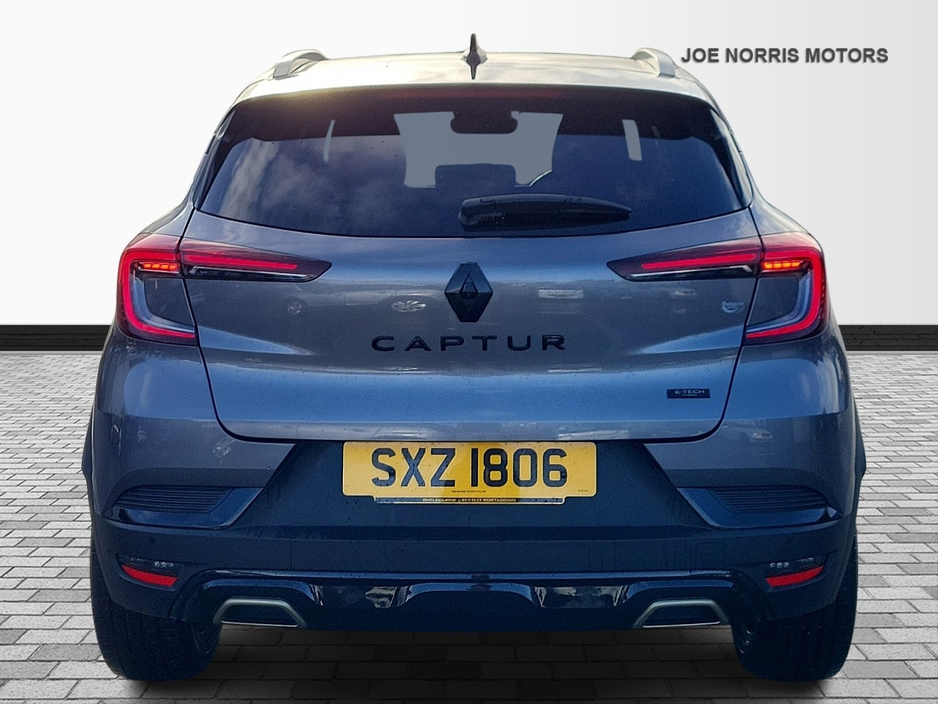 2023 Renault Captur E-TECH ENGINEERED 1.6i HRV AUTO 145HP €27,950