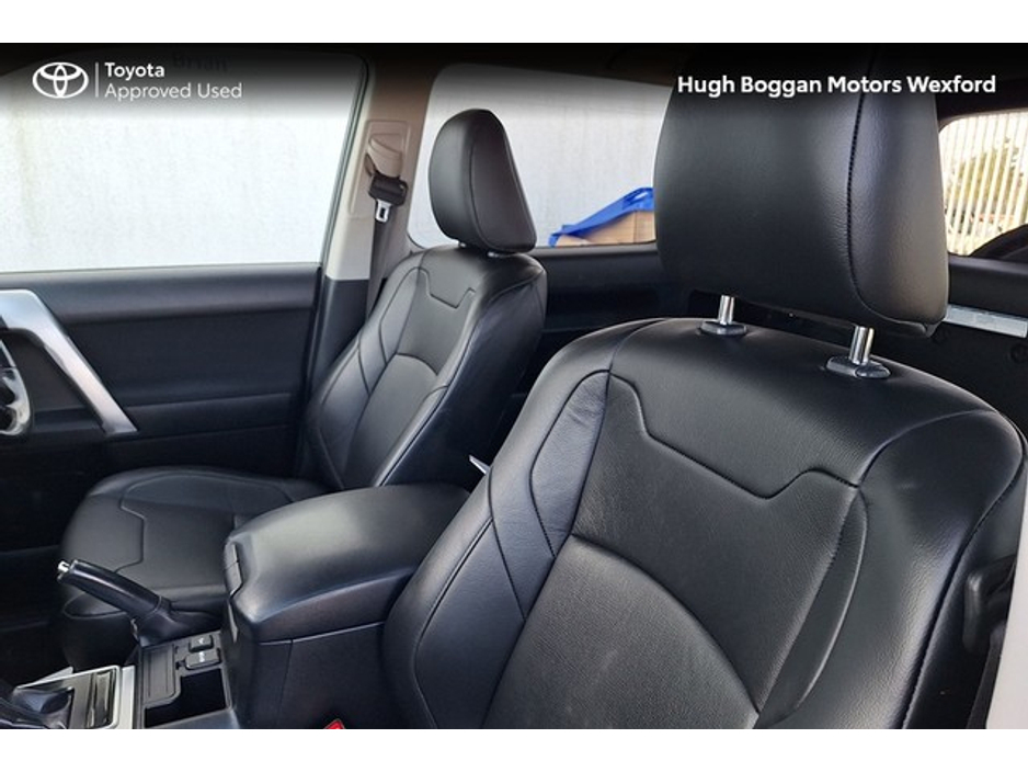 2023 Toyota Landcruiser - image 14