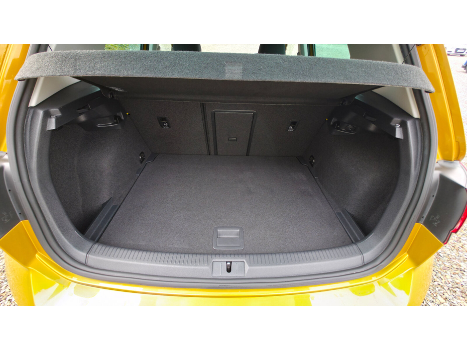 2017 Volkswagen Golf - image 11