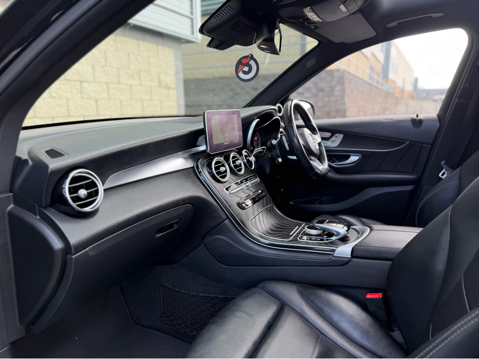 2018 Mercedes-Benz GLC Class - image 23