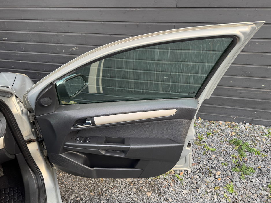 2008 Opel Astra CLUB 1.4 I 16V 5DR €2,495