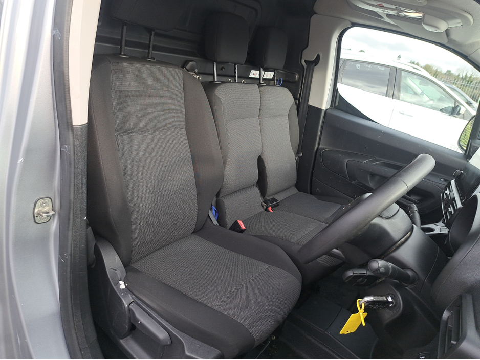 2020 Citroen Berlingo Panel Van Enterprise 1,000 Kg swb  1.5 Diesel with 3 seats in front.