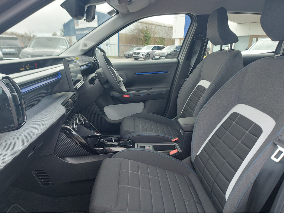 2025 Citroen C3 - image 16