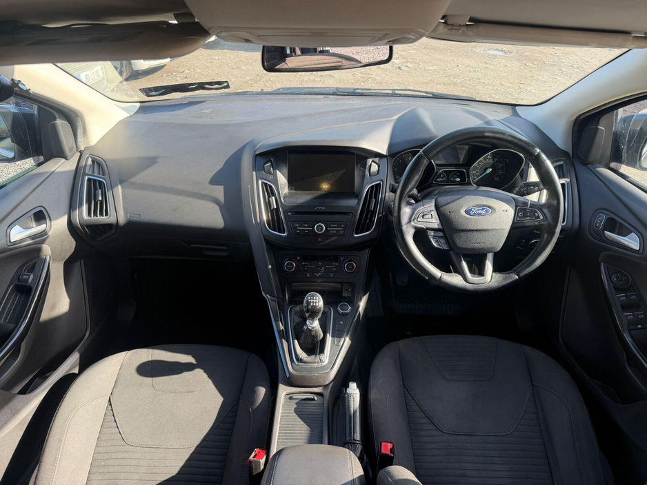2017 Ford Focus - image 12