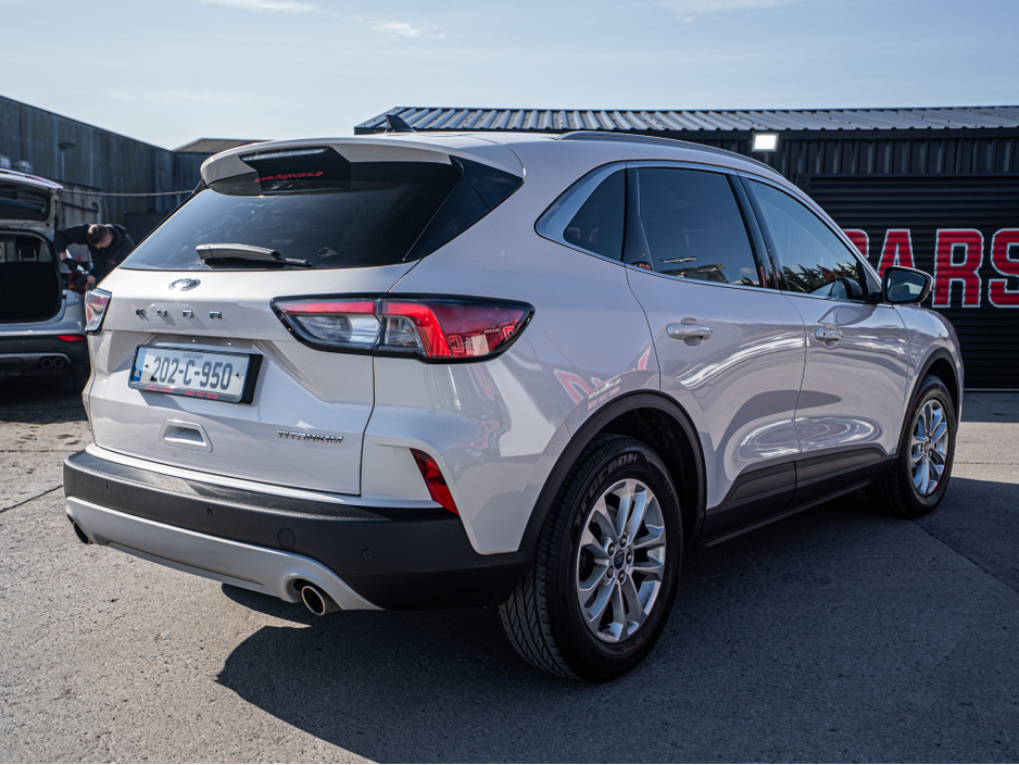 2020 Ford Kuga - image 16