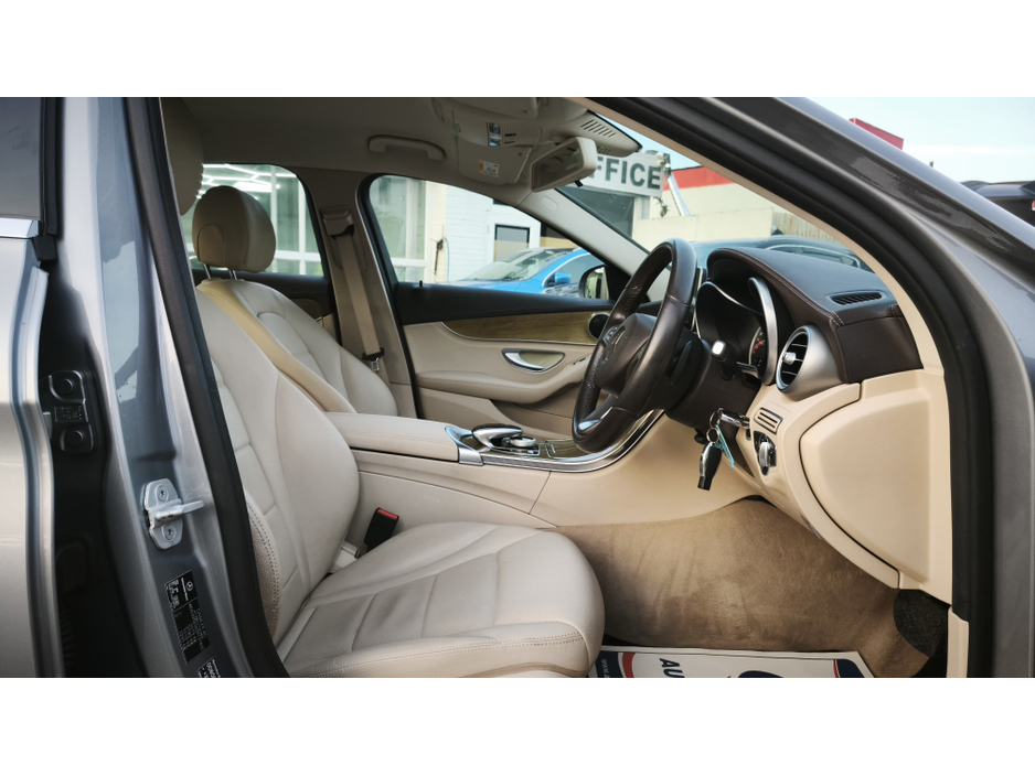 2016 Mercedes-Benz C Class - image 8