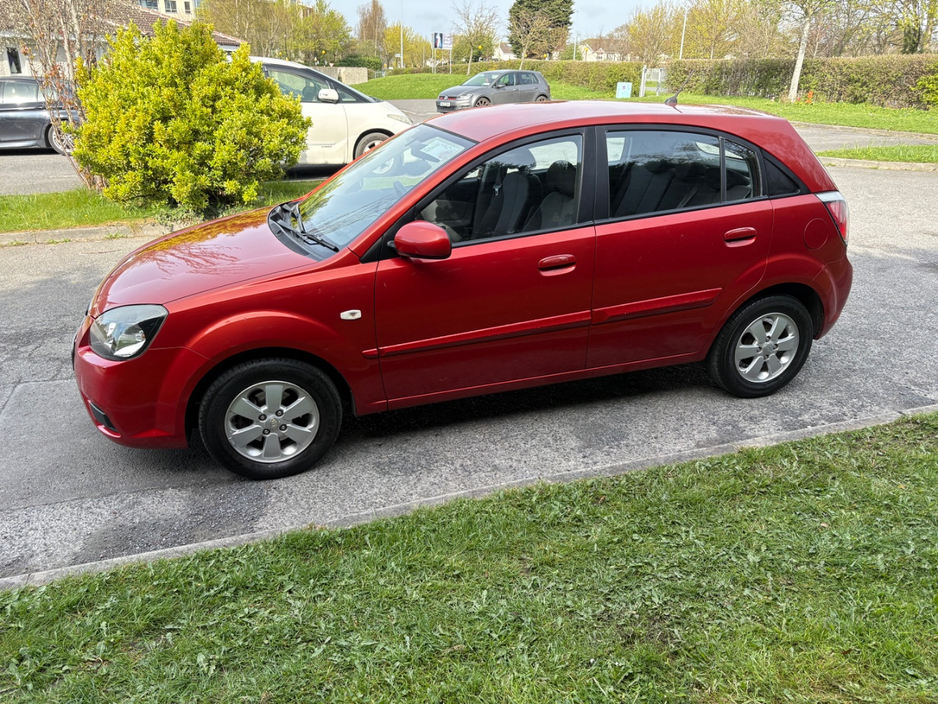 2010 Kia Rio - image 4