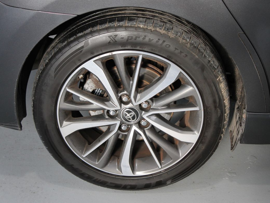 2017 Toyota Avensis 1.6D SOL Navi 4DR €10,499