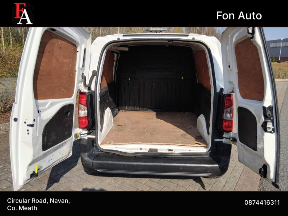 2019 Peugeot Partner - image 24