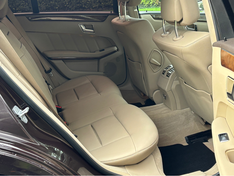 2011 Mercedes-Benz E Class E220 CDI ELEGANCE 7 SEATER €8,999