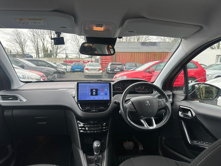 2017 Peugeot 208 - image 17