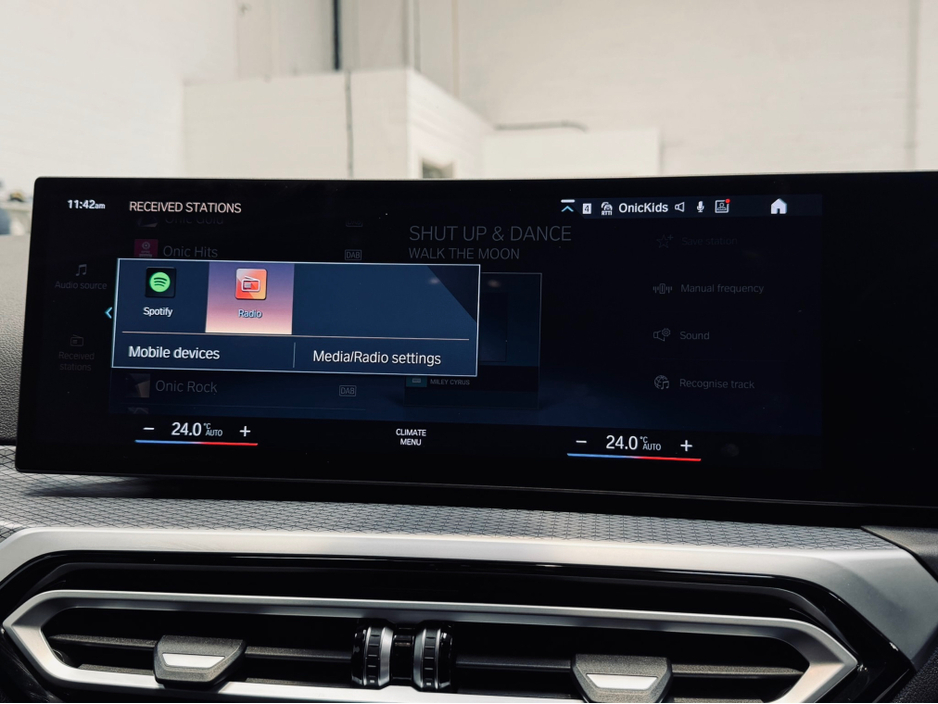 2023 BMW 3 Series - image 17