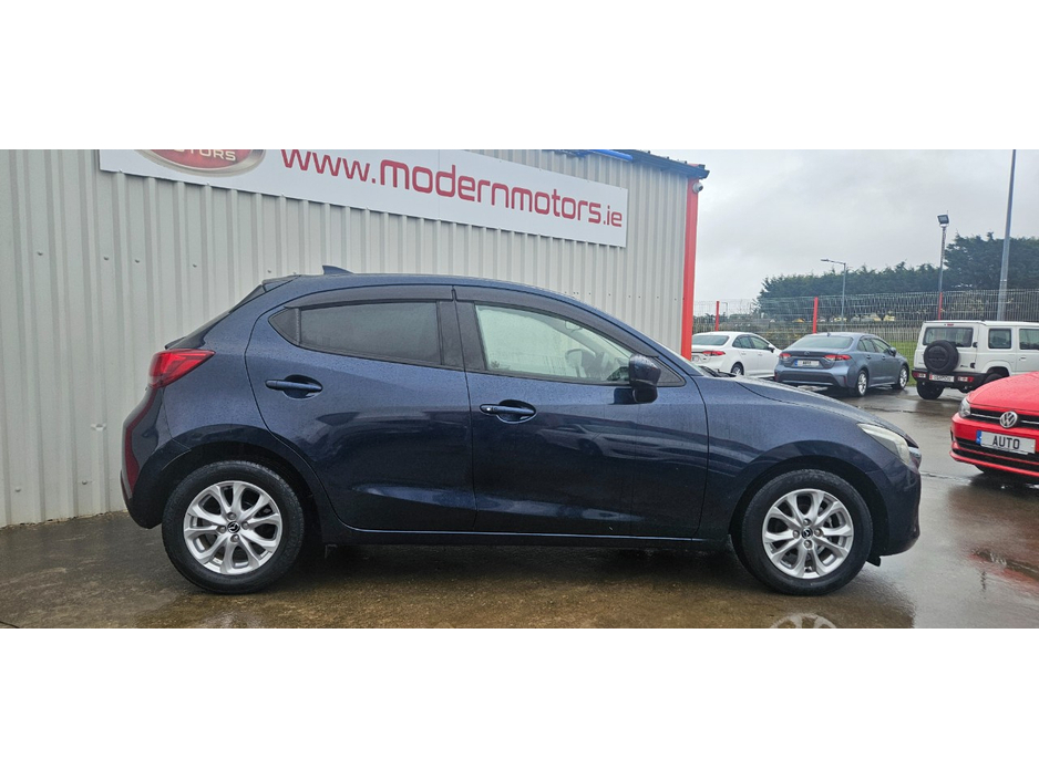 2016 Mazda Mazda2 - image 4