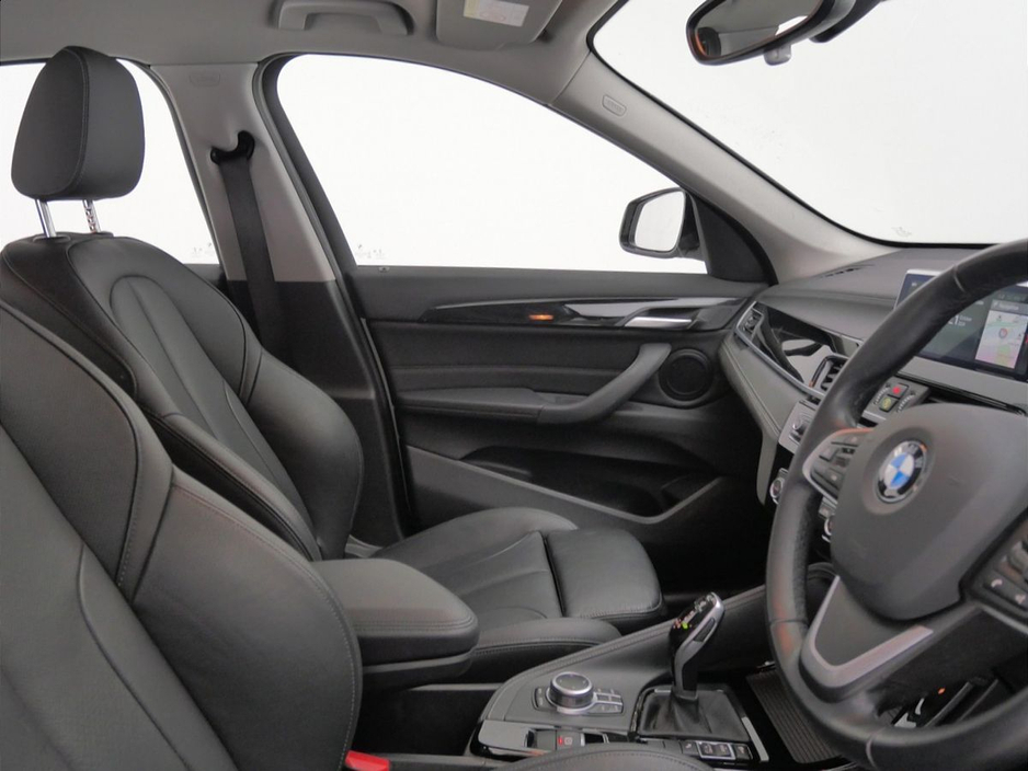 2022 BMW X1 sDrive18i Sport €32,900