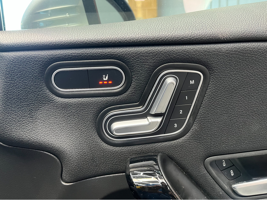 2019 Mercedes-Benz A Class €22950! 2019 MERCEDES-BENZ A CLASS A200D 2.0 AUTOMATIC / CRUISE CONTROL / REVERSE CAMERA / ELECTRIC MEMORY & HEATED SEATS / PADDLE SHIFTERS / APPLE CARPLAY €22,950