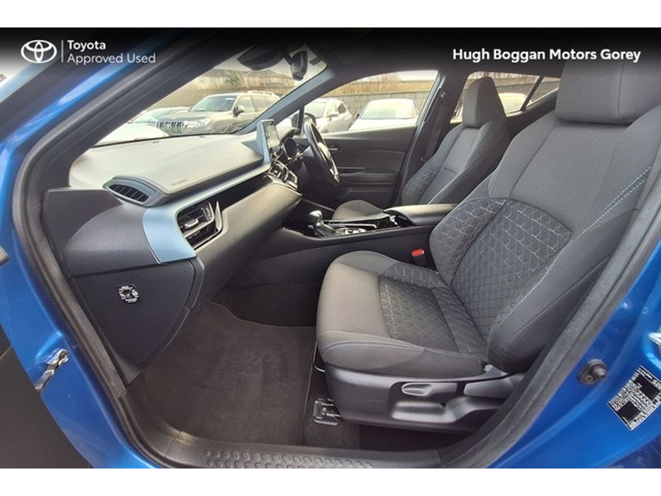 2022 Toyota C-HR - image 6