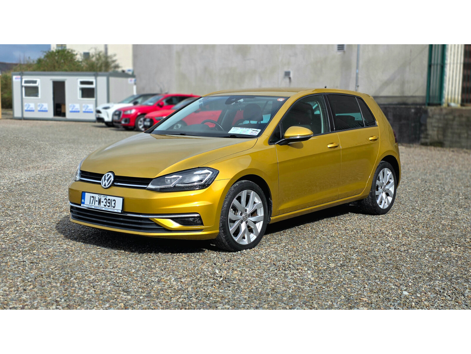 2017 Volkswagen Golf - image 2