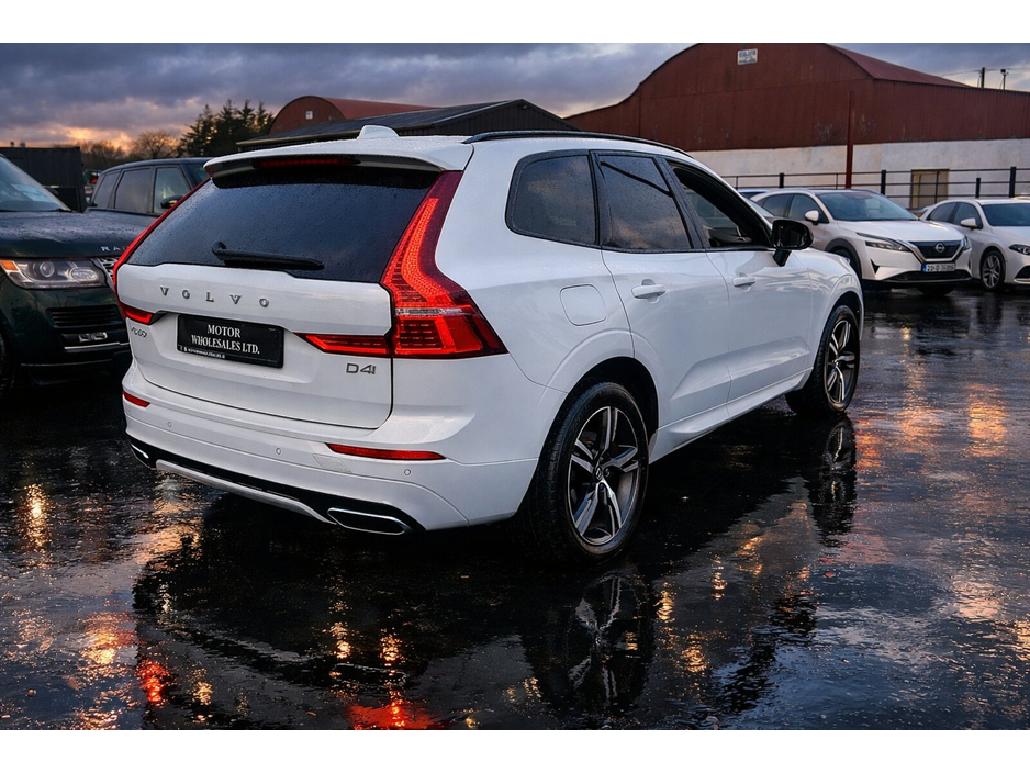 2020 Volvo XC60 - image 2