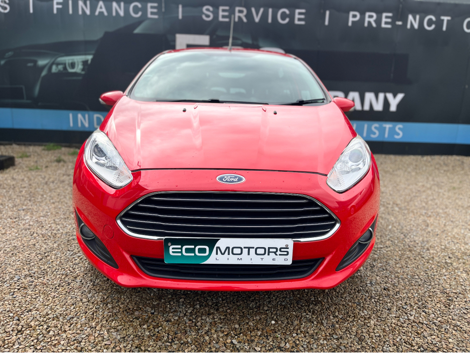 2014 Ford Fiesta - image 2
