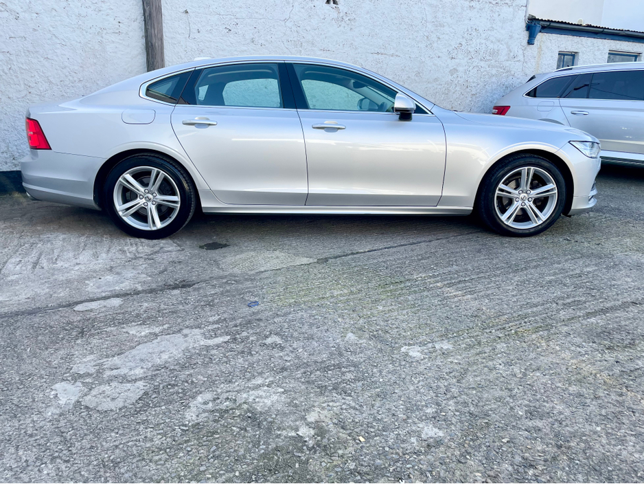 2020 Volvo S90 - image 4
