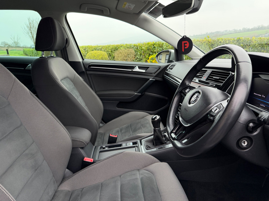 2019 Volkswagen Golf - image 12