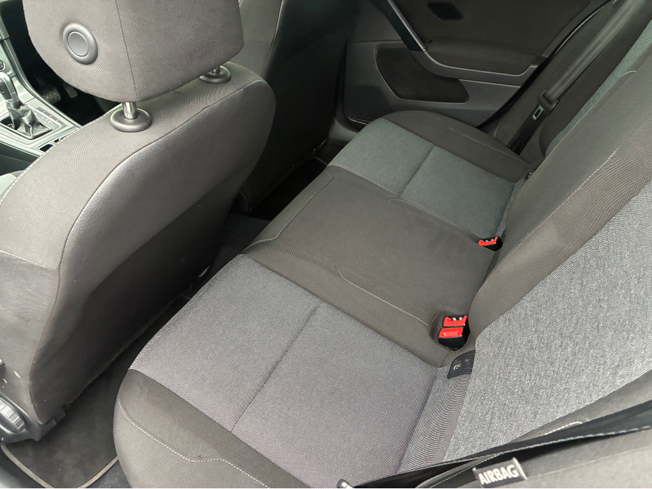 2016 Volkswagen Golf - image 22