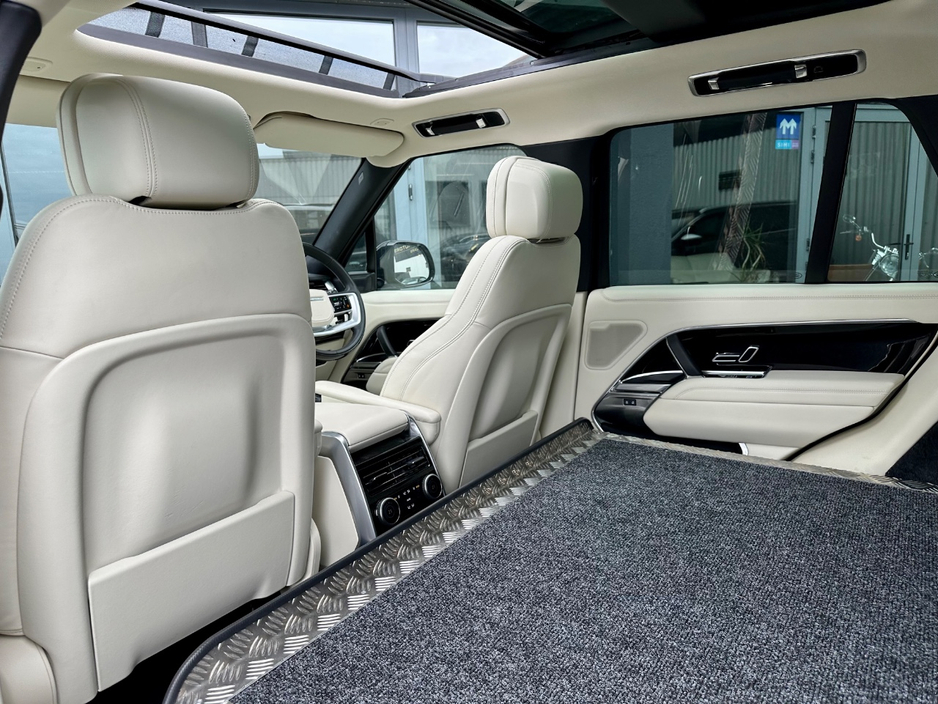 2024 Land Rover Range Rover - image 12