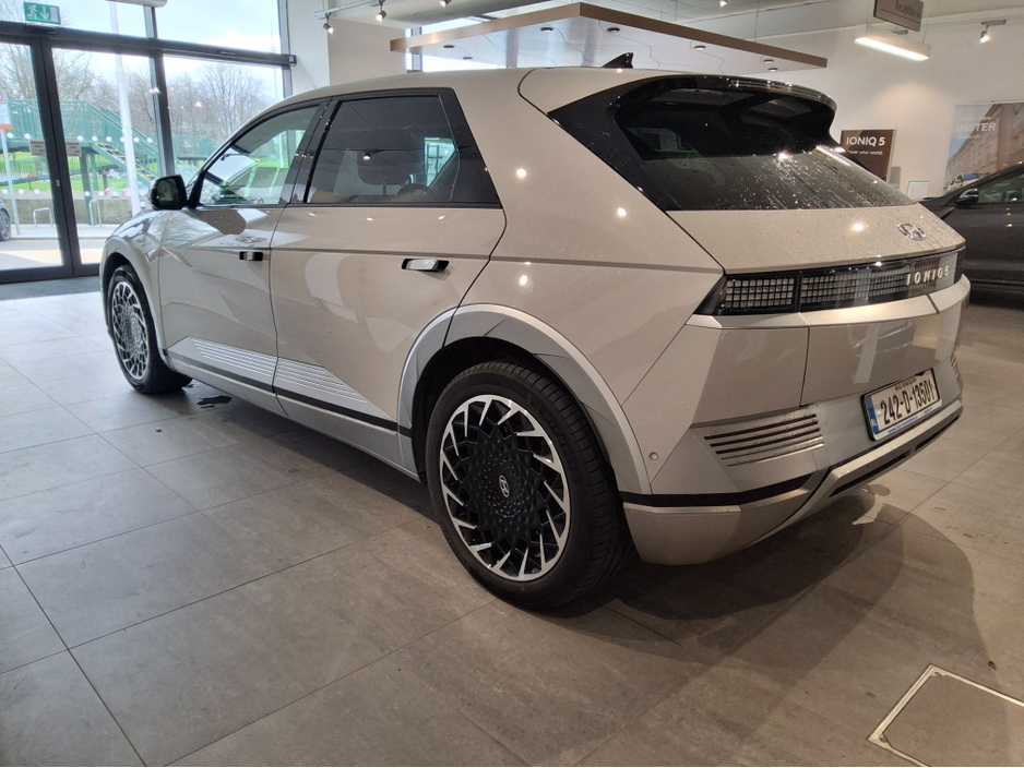 2024 Hyundai Ioniq 5 - image 3