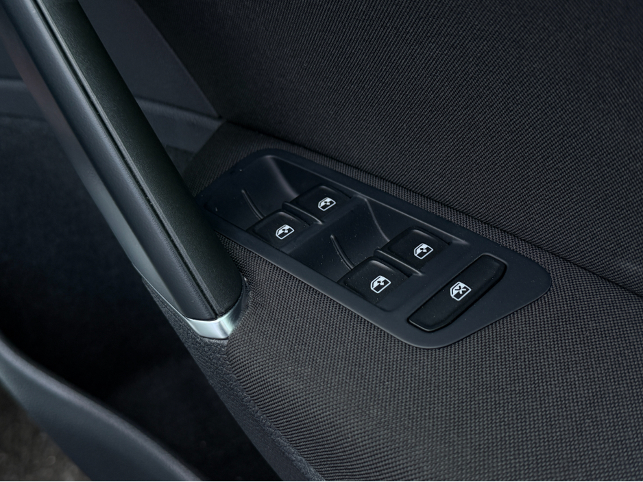 2016 Volkswagen Golf ( 162 REG 1.2 TSI COMFORTLINE PRIVACY GLASS REV CAMERA ALLOYS STUNNING CAR LOW TAX BAND ` €13,950