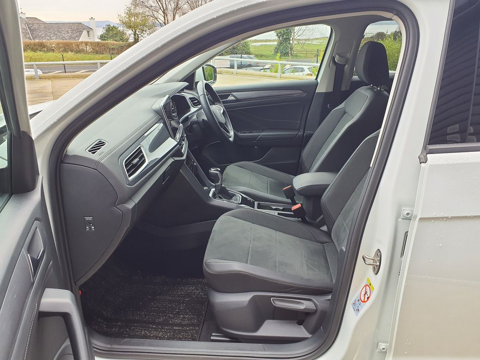 2023 Volkswagen T-Roc 2.0 TDi Sport DSG 150PS €30,950