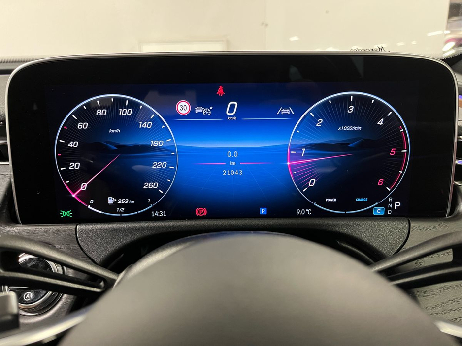 2024 Mercedes-Benz E Class 220d Avantgarde - 1 OWNER IRISH CAR - 17 Inch Alloys - Reversing Camera - Ambient Lighting - Sat Nav - Climate Control - Electric Heated Memory Seats - Keyless Start - Apple CarPlay/Android Auto