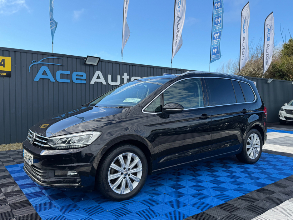 2017 Volkswagen Touran - image 3