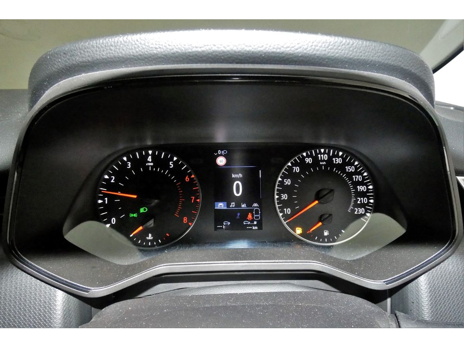 2022 Renault Clio - image 18