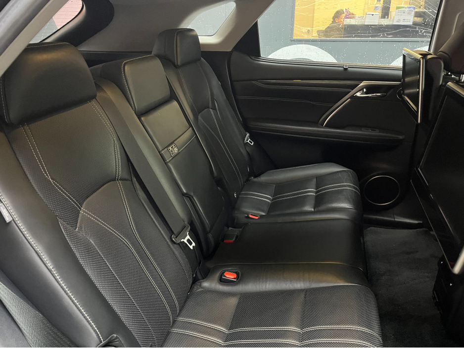 2020 Lexus RX 450hL - image 16