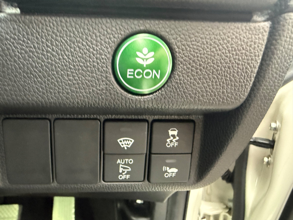 2016 Honda Fit - image 18