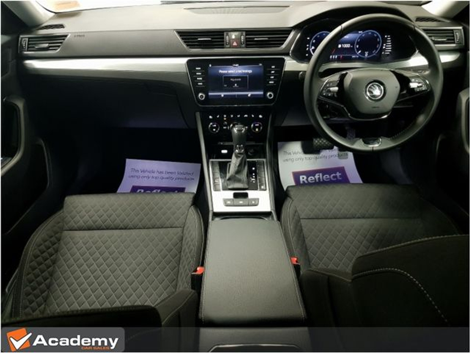 2024 Skoda Superb - image 2