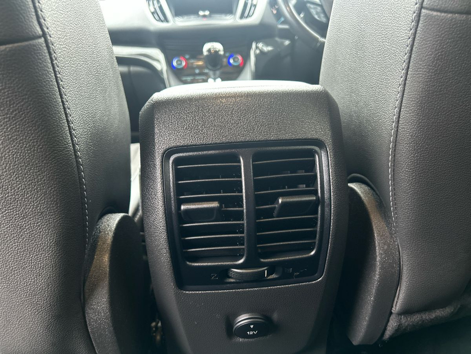 2019 Ford Kuga - image 15