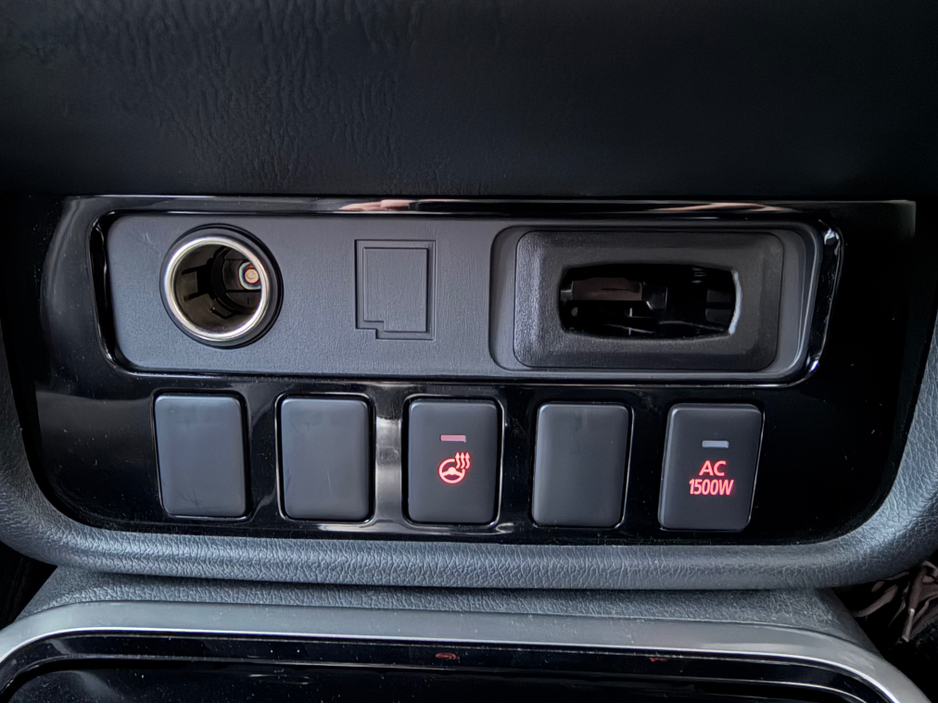 2019 Mitsubishi Outlander - image 19