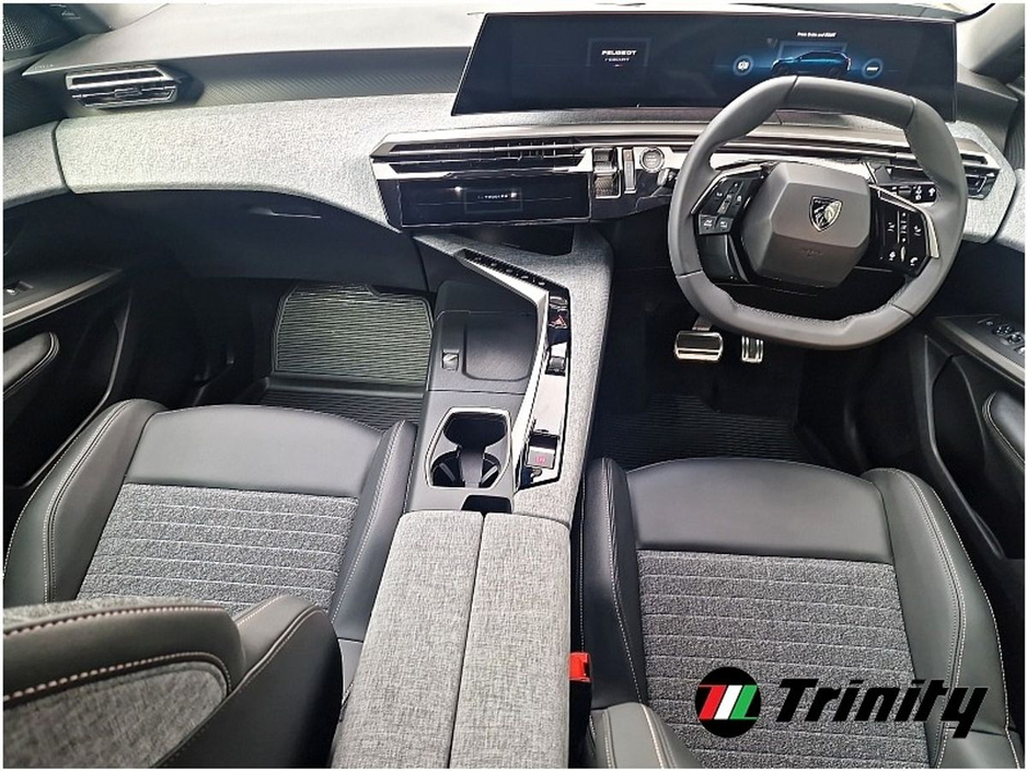 2025 Peugeot 5008 * DEMO * AUTOMATIC DIPPING LED HEADLIGHTS * TRINITY MOTORS * €48,945