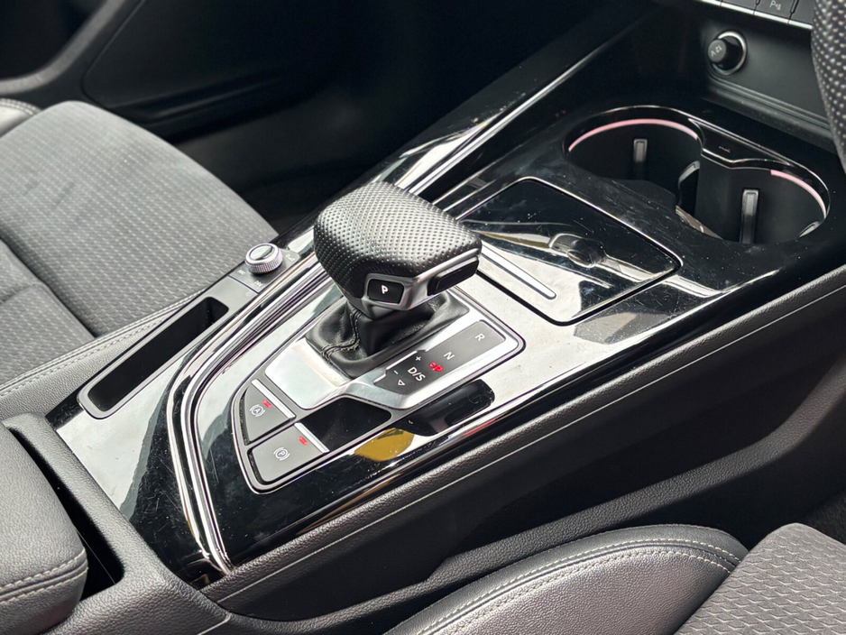 2022 Audi A4 35 TDI 163HP S Tronic S line €33,950