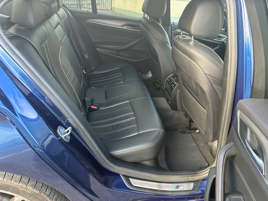 2019 BMW 5 Series - image 8
