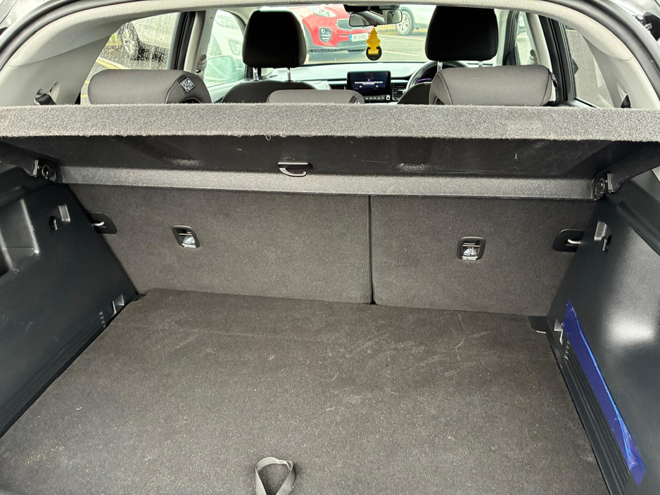 2025 Kia Stonic - image 9