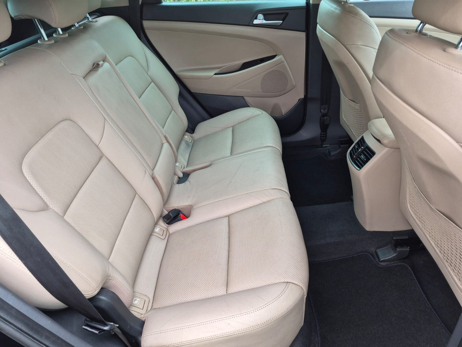 2017 Hyundai Tucson - image 11